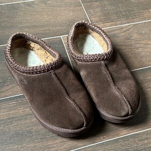 Women’s Brown Suede Slip-On Comfort Slippers